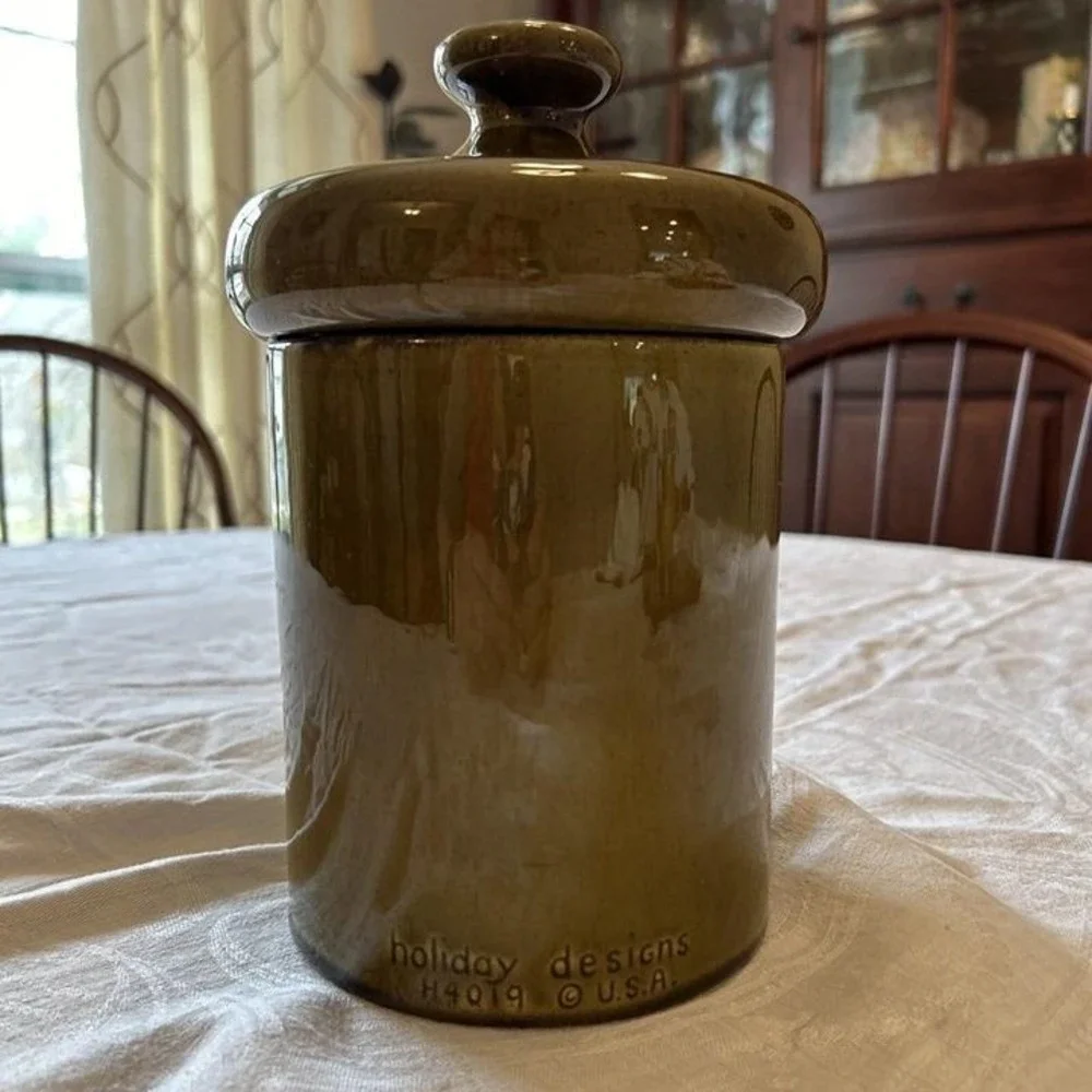 Holiday‎ Designs Tea Canister Olive Green Ceramic Jar Lid Vtg Mid Century 8.5